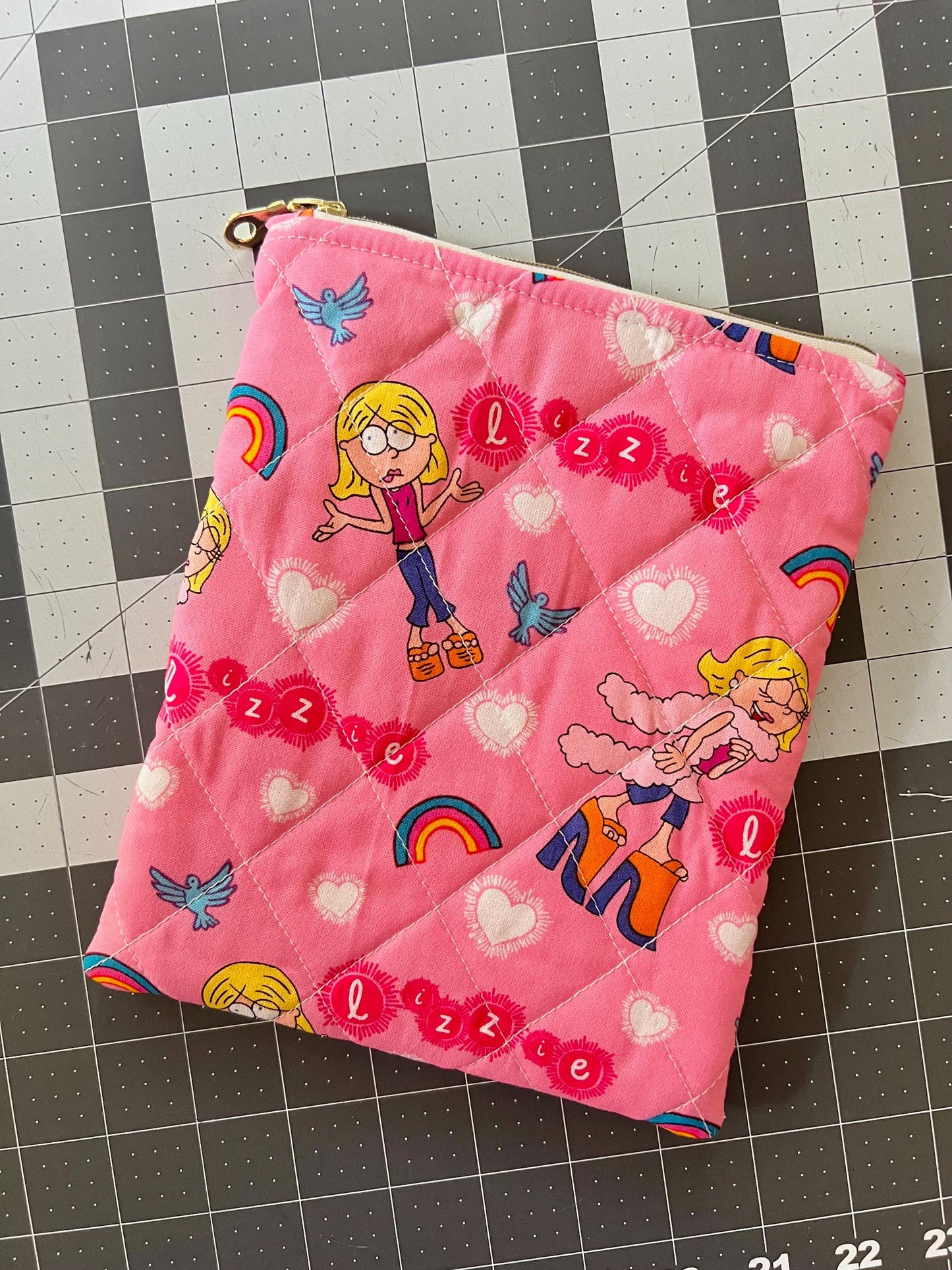 Handmade quilted Kindle sleeve with zipper- Lizzie McGuire